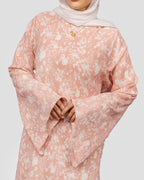 Feminine dress in Pink